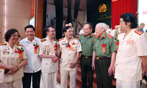 Công an Hà Nội gặp mặt cán bộ chi viện chiến trường miền Nam