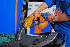 Đề xuất sớm triển khai chương trình xăng sinh học E10 toàn phần