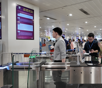 Các bước để lên máy bay không cần giấy tờ