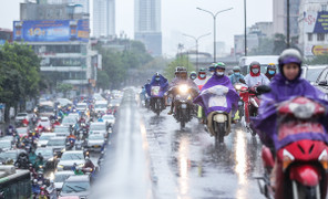 Miền Bắc đón không khí lạnh sau đợt nắng nóng gần 40°C, trời chuyển mưa dông