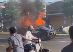 Hiện trường vụ người đàn ông và phụ nữ chết bên ôtô bị đốt cháy trên phố Đà Nẵng