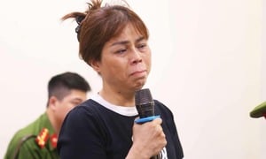 Nước mắt người mẹ tại phiên xét xử nhóm ‘quái xế’ tông chết cô gái dừng đèn đỏ