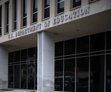 Chính quyền Trump thu 5 triệu khoản nợ sinh viên