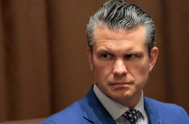 Vì sao Bộ trưởng Quốc phòng Pete Hegseth không bị xử lý sau 2 lần để lộ tin mật?