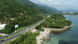 Vẻ thơ mộng của cung đường ven biển nối Khánh Hòa - Ninh Thuận