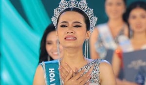 Hoa hậu Việt 'trả lại' vương miện ngay giây phút đăng quang giờ ra sao?