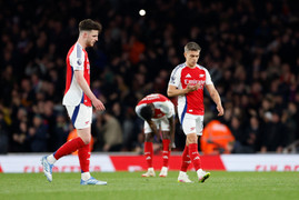 Liverpool 99% vô địch Ngoại hạng Anh sau cú ngã của Arsenal