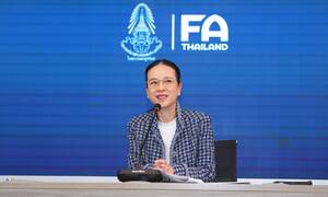 Chi 23 tỷ đồng cứu LĐBĐ Thái Lan, Madam Pang được ca ngợi
