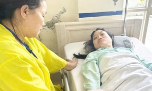 Cuộc đời nghiệt ngã của người phụ nữ đơn thân khuyết tật, sống nhờ mẹ 60 tuổi