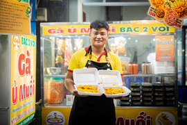 Gà Ủ Muối Bác 2 Voi - hương vị dân dã giữa lòng phố thị