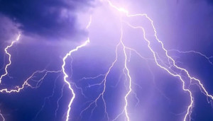 Thực hư con số hơn 23.000 cú sét đánh ở miền Bắc sáng nay