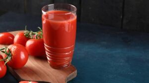 5 lợi ích bất ngờ khi uống nước ép cà chua hàng ngày