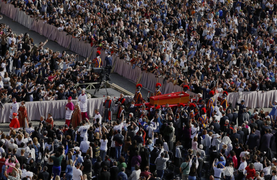 Hơn 250.000 người đến viếng Giáo hoàng Francis 
