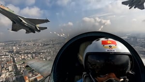 Góc nhìn đặc biệt từ tiêm kích Su30-MK2 nhào lộn thả bẫy nhiệt