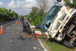 Tạm giữ hình sự tài xế xe tải gây tai nạn làm 4 người chết ở Long An