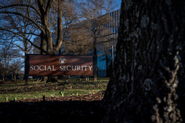 Ông Trump đề nghị tòa án cho phép nhóm Elon Musk truy cập dữ liệu an sinh xã hội