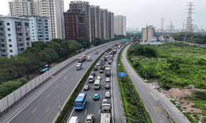 Người dân quay lại Hà Nội sớm, cao tốc Pháp Vân - Cầu Giẽ ùn ứ hơn 5km