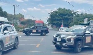 Vụ 2 ô tô chặn quốc lộ 'mở đường' cho đoàn xe doanh nhân: Công an thông tin