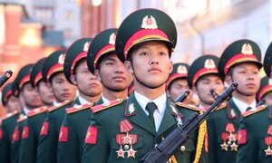 Hình ảnh Quân đội nhân dân Việt Nam trong buổi sơ duyệt tại Quảng trường Đỏ