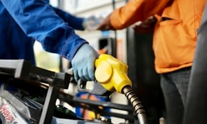 Giá xăng trong nước hôm nay có thể đảo chiều giảm 