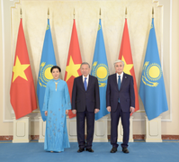 Tổng thống Kassym-Jormat Tokayev chủ trì lễ đón Tổng Bí thư Tô Lâm và Phu nhân