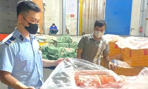 Phát hiện hơn 7 tấn trứng non, tràng gà, nầm lợn không rõ nguồn gốc