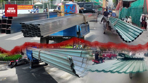 Hàng loạt xe 'máy chém' nghênh ngang trên phố Hà Nội, người dân vừa đi vừa sợ