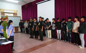 Điện Biên: Khởi tố 18 'quái xế' mang hung khí gây náo loạn trên đường phố