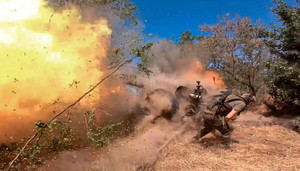 Khoảnh khắc Ukraine tập kích vào Kursk trước Ngày Chiến thắng