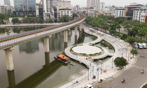 Sân khấu nổi 'độc nhất vô nhị' tại hồ Hoàng Cầu dần lộ diện