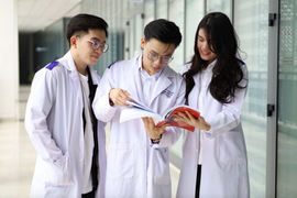 Các trường Y Dược đồng loạt tăng học phí, cao nhất gần 130 triệu đồng/năm