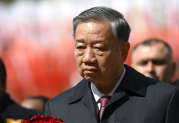 Tổng Bí thư Tô Lâm tưởng niệm liệt sĩ vô danh ở Quảng trường Đỏ