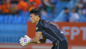 Xem thủ môn Bùi Tiến Dũng ghi bàn, giúp CLB Đà Nẵng nhen hi vọng trụ hạng