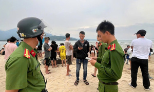 Phát hiện thi thể 2 học sinh trôi dạt vào bờ biển Nam Ô ở Đà Nẵng