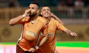 Phản công phút cuối, HAGL gieo sầu cho HLV Popov