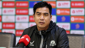 Đối thủ chê đá không đẹp, cựu tuyển thủ Việt Nam tuyên bố 'xấu cũng được'