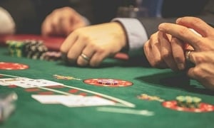 Điều trị tâm thần sau chuỗi ngày lao vào cờ bạc online