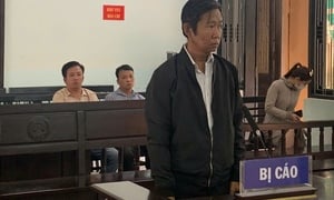 Cựu nhân viên ngân hàng lừa bạn 7,7 tỷ đồng đánh bạc 'giải khuây'