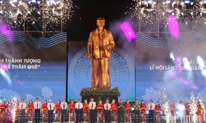 Tổng Bí thư Tô Lâm dự khai mạc Lễ hội Làng Sen