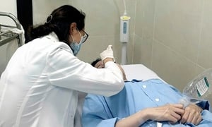 'Giải cứu’ những gương mặt biến dạng sau làm đẹp ở spa 