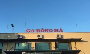Tổ chức đôi tàu tuyến Đồng Hới - Đông Hà phục vụ công chức đi làm sau sáp nhập