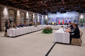 Đàm phán Nga - Ukraine kết thúc trong vòng chưa đầy 2 giờ