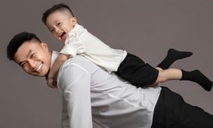 Duy Hưng rũ bỏ vai giang hồ, lần đầu khoe con trai trên truyền hình