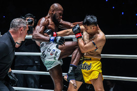 Bị đánh bầm dập, nhà vô địch Thái Lan phản đòn đấm gục 'rồng đen' nước Pháp