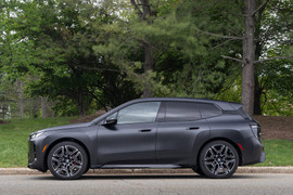 BMW iX 2026: Bước tiến vượt trội của SUV điện hạng sang