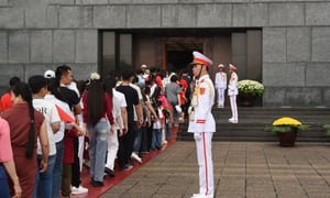 Những lần bí mật di chuyển an toàn thi hài Bác