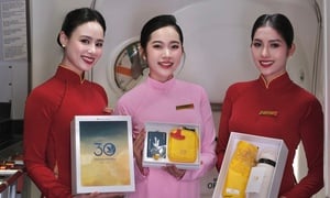 'Hành trình ký ức' tái hiện lịch sử đồng phục tiếp viên Vietnam Airlines