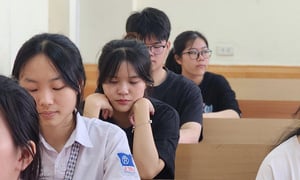 Tỷ lệ 'chọi' vùng ven tăng vọt, học sinh lo trượt oan trong 'ván cờ may rủi'?