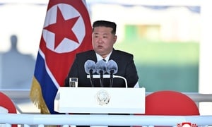 Dự lễ hạ thủy tàu khu trục, ông Kim Jong-un chứng kiến tai nạn nghiêm trọng