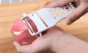 Lỗ tròn trên nạo rau củ có tác dụng gì?